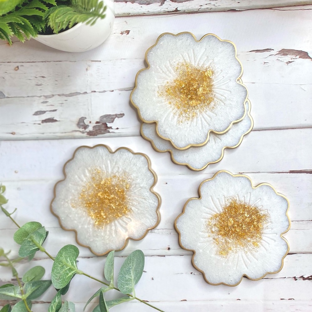 White | Gold Flower Coasters - Set of 4 - Picture 13 of 14